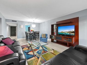 7286 Huntington Lane