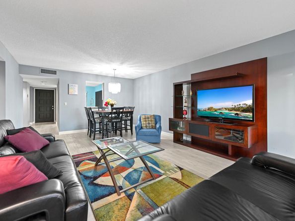 7286 Huntington Lane 402, Delray Beach FL 33446