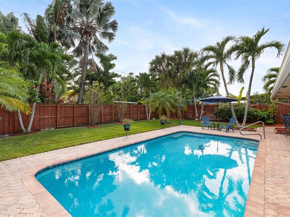 2176 NE 61st Ct, Fort Lauderdale FL 33308