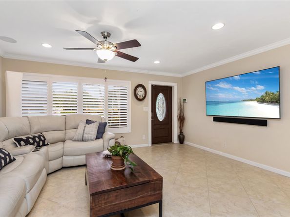 2176 NE 61st Ct, Fort Lauderdale FL 33308