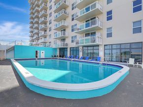 437 Golden Isles Dr 15G, Hallandale Beach FL 33009