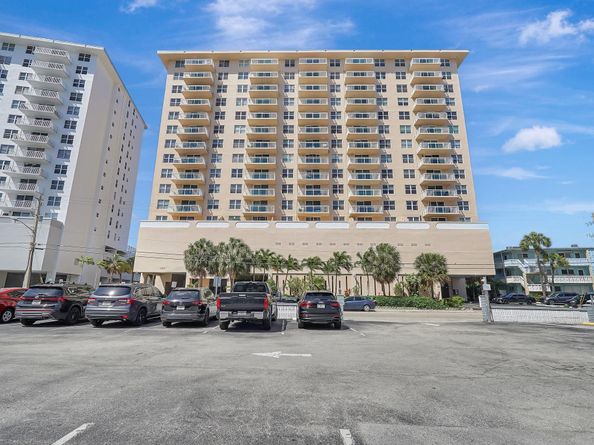 437 Golden Isles Dr 15G, Hallandale Beach FL 33009