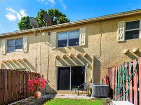 10717 La Placida Dr 13, Coral Springs FL 33065