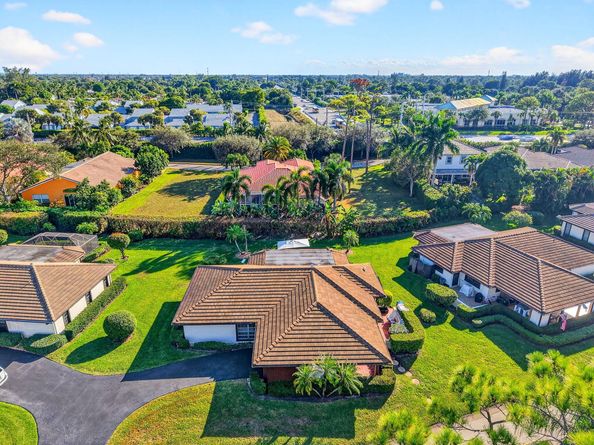 440 Pine Villa Drive, Atlantis FL 33462