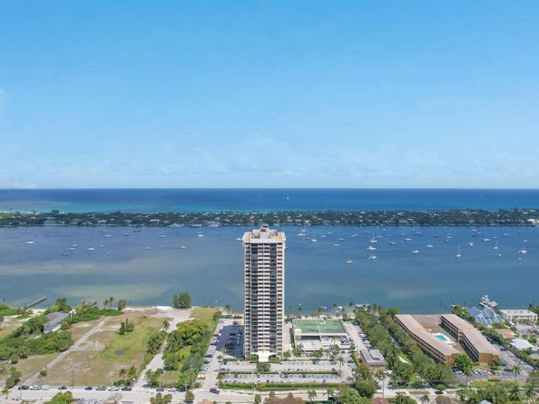 5600 N Flagler Drive 2802, West Palm Beach FL 33407