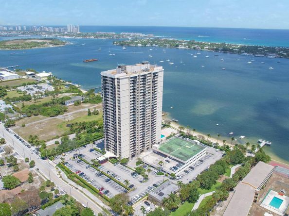 5600 N Flagler Drive 2802, West Palm Beach FL 33407