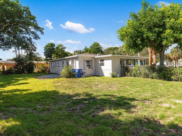702 S 12th Street, Lantana FL 33462