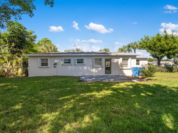 702 S 12th Street, Lantana FL 33462