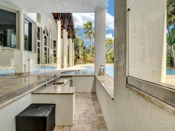 7272 NW 62nd Ter, Parkland FL 33067