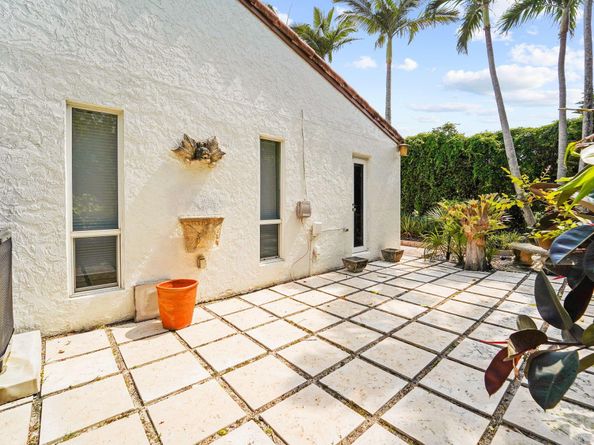 7036 San Sebastian Circle, Boca Raton FL 33433