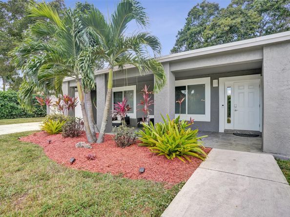 1751 SW 139th Ave, Davie FL 33325