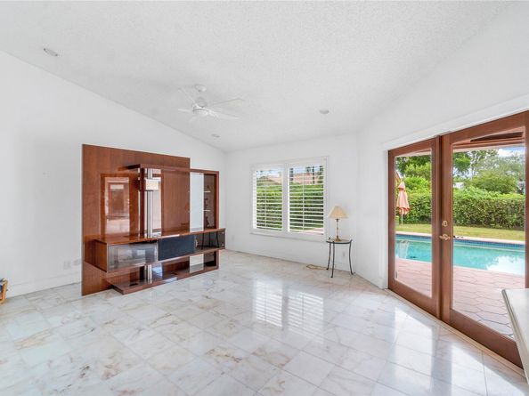 233 NW 119th Ln, Coral Springs FL 33071