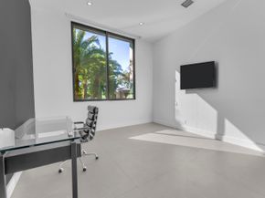 2401 NE 13th Street, Fort Lauderdale FL 33304