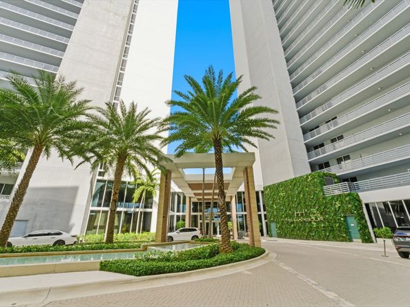 16385 Biscayne Blvd 2516, North Miami Beach FL 33160