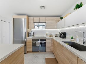 16385 Biscayne Blvd 2516, North Miami Beach FL 33160