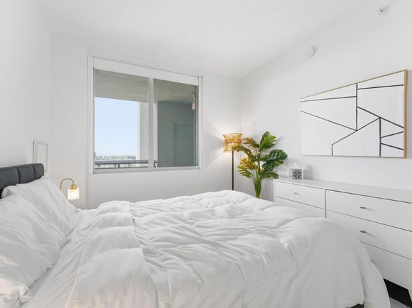 16385 Biscayne Blvd 2516, North Miami Beach FL 33160