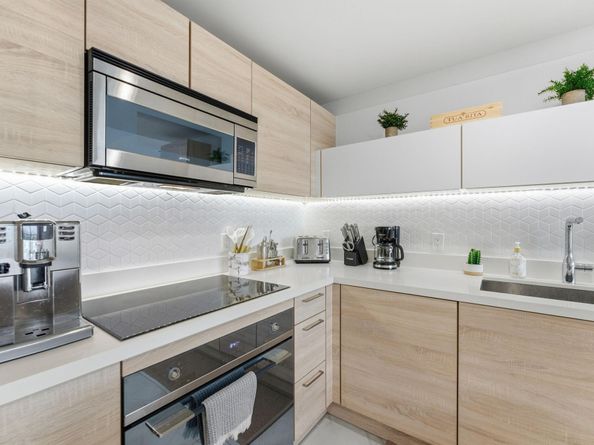 16385 Biscayne Blvd 2516, North Miami Beach FL 33160