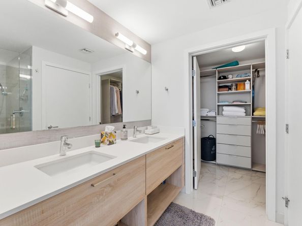 16385 Biscayne Blvd 2516, North Miami Beach FL 33160