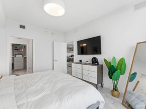 16385 Biscayne Blvd 2516, North Miami Beach FL 33160