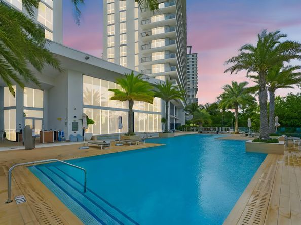 16385 Biscayne Blvd 2516, North Miami Beach FL 33160