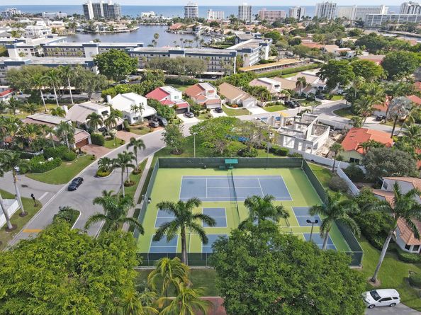 100 Pelican Pointe Drive 202, Delray Beach FL 33483