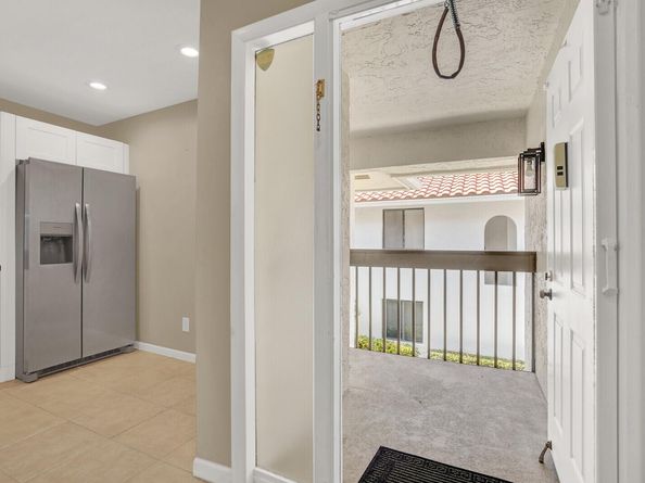 100 Pelican Pointe Drive 202, Delray Beach FL 33483