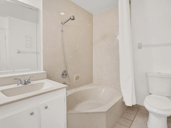 100 Pelican Pointe Drive 202, Delray Beach FL 33483