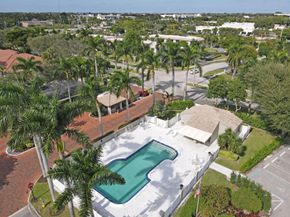 100 Pelican Pointe Drive 202, Delray Beach FL 33483