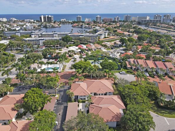 100 Pelican Pointe Drive 202, Delray Beach FL 33483