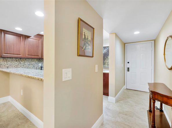 6181 Balboa Cir 305, Boca Raton FL 33433