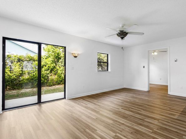 6075 Wolfe Street, Jupiter FL 33458