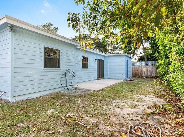 6075 Wolfe Street, Jupiter FL 33458