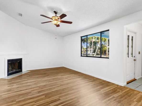 6075 Wolfe Street, Jupiter FL 33458