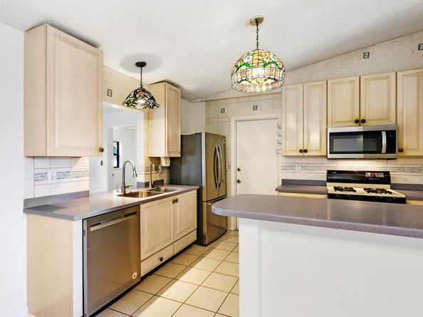 6075 Wolfe Street, Jupiter FL 33458