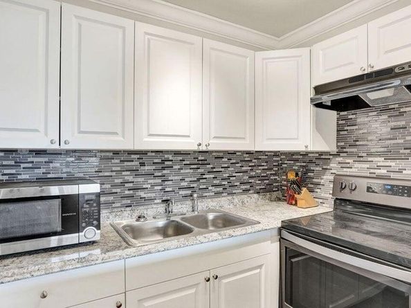 118 Sheffield E, West Palm Beach FL 33417