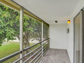 118 Sheffield E, West Palm Beach FL 33417