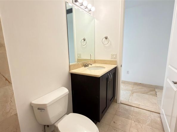 642 Valencia 305, Coral Gables FL 33134