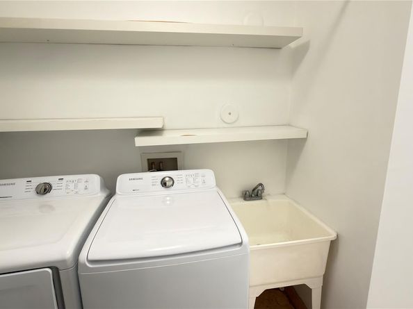 642 Valencia 305, Coral Gables FL 33134