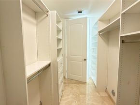 642 Valencia 305, Coral Gables FL 33134