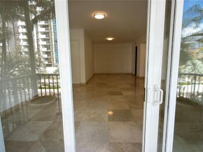 642 Valencia 305, Coral Gables FL 33134