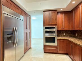 642 Valencia 305, Coral Gables FL 33134