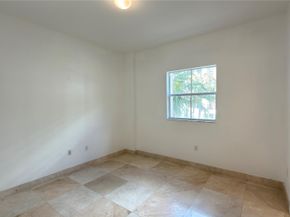 642 Valencia 305, Coral Gables FL 33134