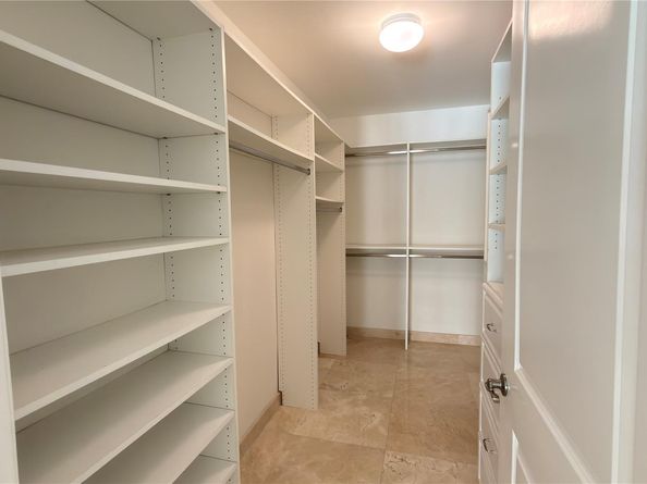 642 Valencia 305, Coral Gables FL 33134