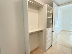 642 Valencia 305, Coral Gables FL 33134