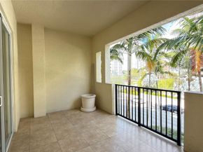 642 Valencia 305, Coral Gables FL 33134