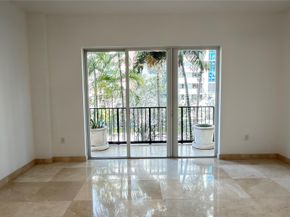 642 Valencia 305, Coral Gables FL 33134