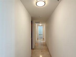 642 Valencia 305, Coral Gables FL 33134