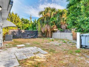 1214 Peak Rd, Lantana FL 33462