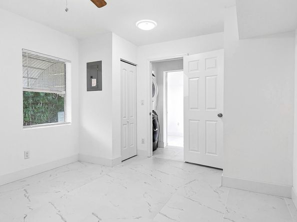 1214 Peak Rd, Lantana FL 33462