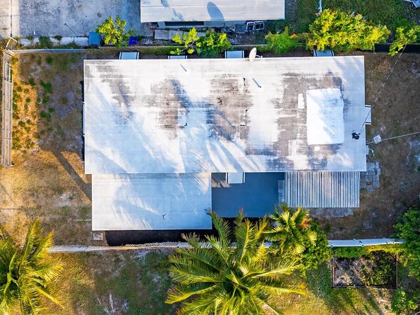 1214 Peak Rd, Lantana FL 33462